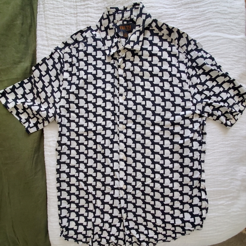 Truth by Republic SMALL Geometric Print Button-Up